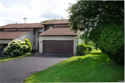 151 Lookout Cir, Syracuse, NY 13209