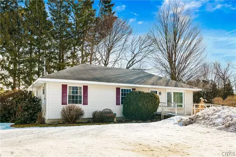 8094 Buena Vista Dr, Rome, NY 13440