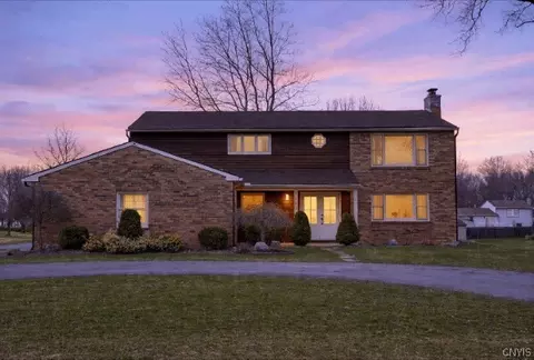 7853 Vernon Rd S, Cicero, NY 13039