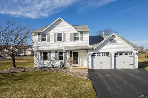 7105 Lakemist Dr, Cicero, NY 13039