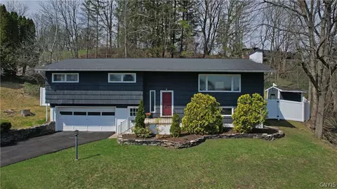 104 Ardsley Dr, Syracuse, NY 13214