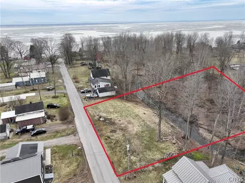 7457 Lake St, Vienna, NY 13042