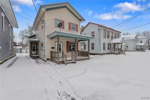 25 Park St, Pulaski, NY 13142