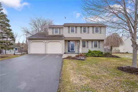 8653 Bayview Dr, Cicero, NY 13039