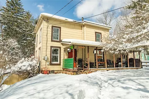420 N 6th St, Fulton, NY 13069