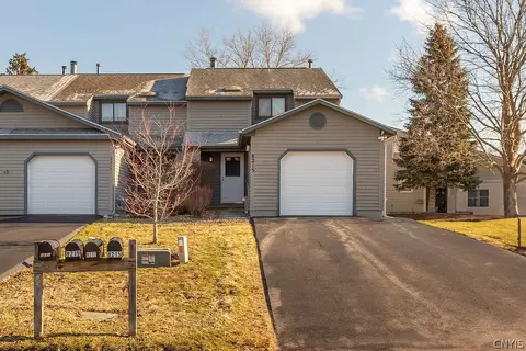 8215 Beehive Cir, Liverpool, NY 13090