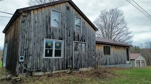 333 Albion Cross Rd, Albion, NY 13142