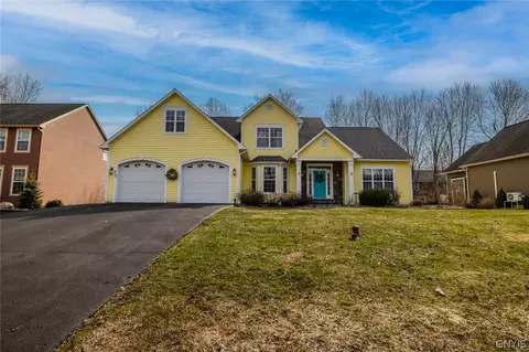 8782 Wedgefield Ln, Cicero, NY 13039