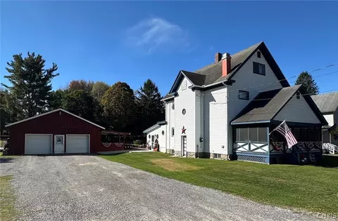 31 Brooklyn St, Angelica, NY 14709