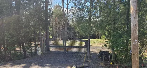 7671 Seneca Beach Dr, Van Buren, NY 13027