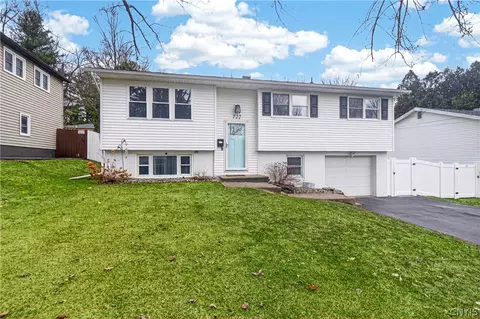 722 Locust Dr, Utica, NY 13502