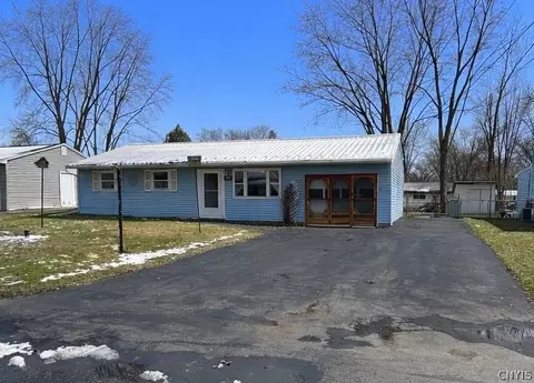 7957 Rinaldo Blvd E, Bridgeport, NY 13030