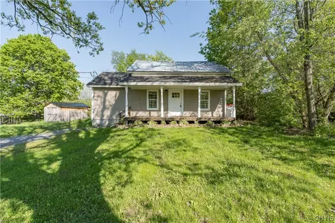20 Garden Rd, Philadelphia, NY 13673