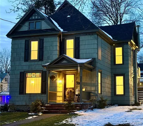 25 Logan St, Auburn, NY 13021