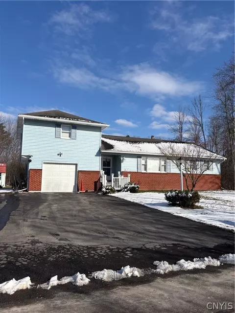 12 Concord Blvd, New Hartford, NY 13413