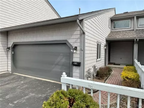 34 Parkington Cir, East Syracuse, NY 13057