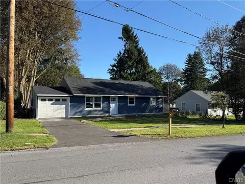 125 Standart Ave, Auburn, NY 13021
