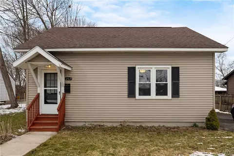 207 Church St, North Syracuse, NY 13212