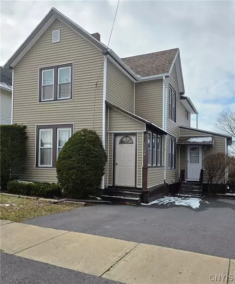 1124 Hammond Ave, Utica, NY 13501