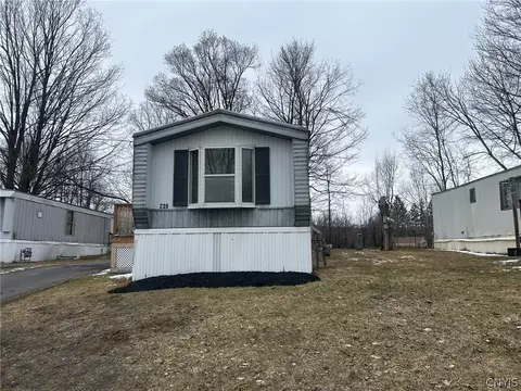 239 Colonial Cir, Utica, NY 13502