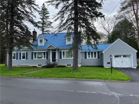 7 Roberts St, Adams, NY 13605