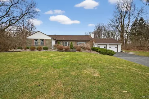 3602 Howlett Hill Rd, Onondaga, NY 13031
