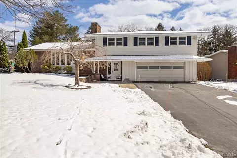 4880 Candy Ln, Manlius, NY 13104