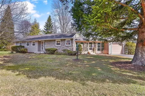 208 Palmer Dr, Fayetteville, NY 13066