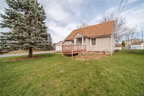 118 Oak Dr, Syracuse, NY 13212