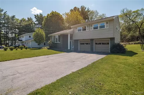 4948 Elgin Cir, Onondaga, NY 13215