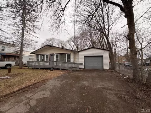 831 Rider St, Parish, NY 13131