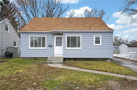 209 Northwood Dr, Salina, NY 13211
