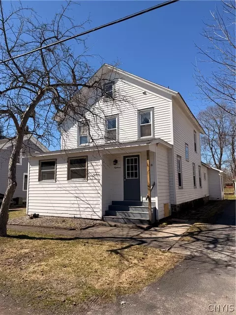 18 White St, Kirkland, NY 13321