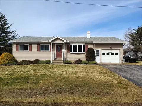 17 Marilyn Dr, Whitestown, NY 13492