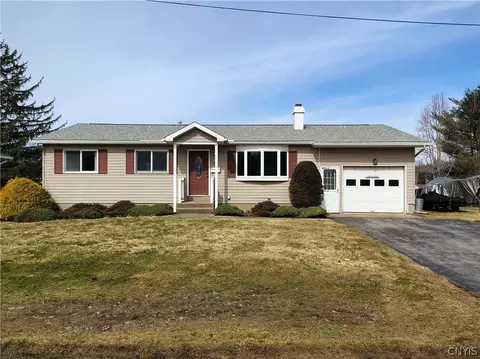 17 Marilyn Dr, Whitestown, NY 13492