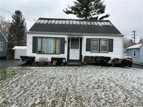 221 Stonefield Rd, Onondaga, NY 13205