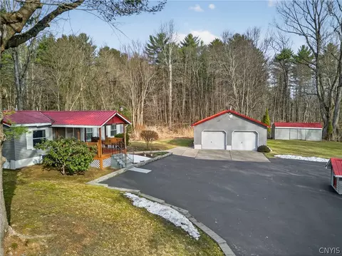 252 County Line Rd, Granby, NY 13135