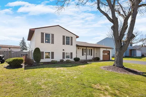 5538 Piazza Ln, Clay, NY 13041
