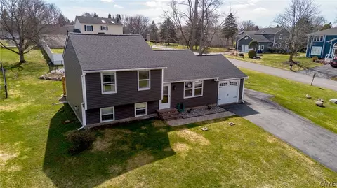 129 Bent Tree Ln, Van Buren, NY 13027
