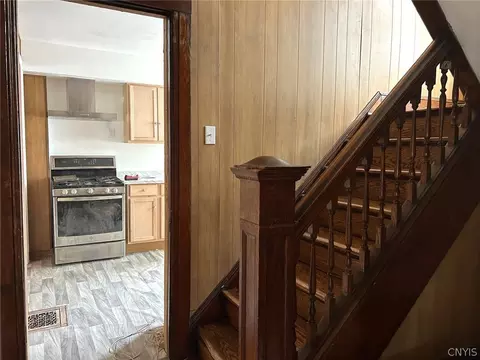 Entry Way - 112 E Matson Ave, Syracuse, NY 13205 photo 1 of 1