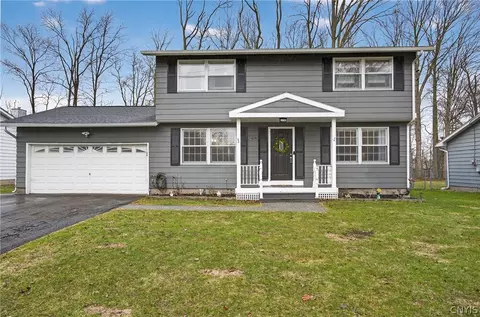4152 Lucan Rd, Liverpool, NY 13090