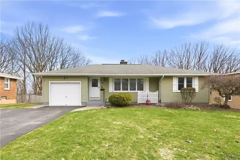 116 Huntshill Rd, Geddes, NY 13209