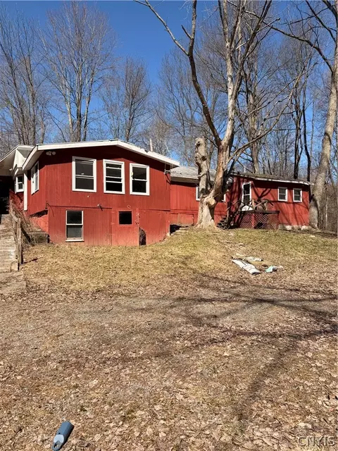 1036 Peru Rd, Jordan, NY 13080