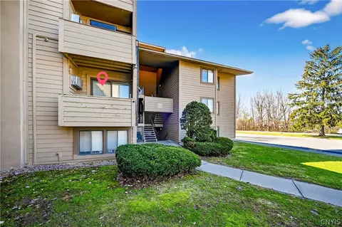 211 Watertree Dr, East Syracuse, NY 13057
