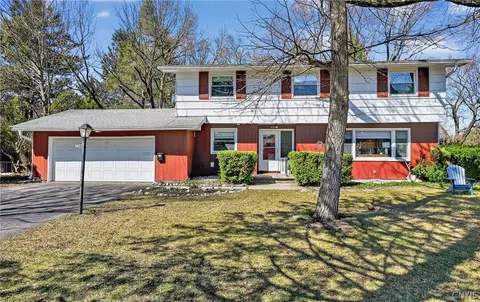 226 Ridgecrest Rd, Syracuse, NY 13214