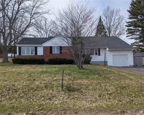 110 Hillcrest Dr, Central Square, NY 13036