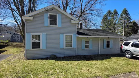 77 South St, Mentz, NY 13140