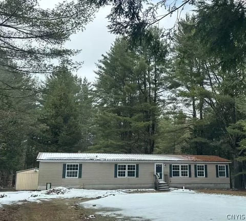 1085 County Route 17, Bernhards Bay, NY 13028