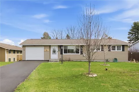 105 Clark Ln, Camillus, NY 13031