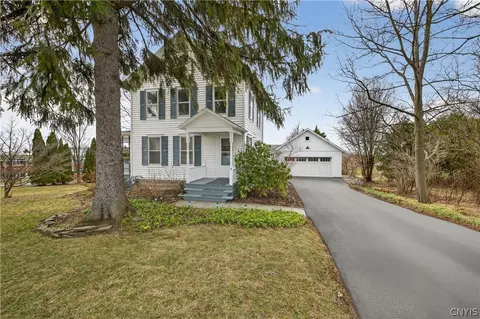 37 East St, Skaneateles, NY 13152